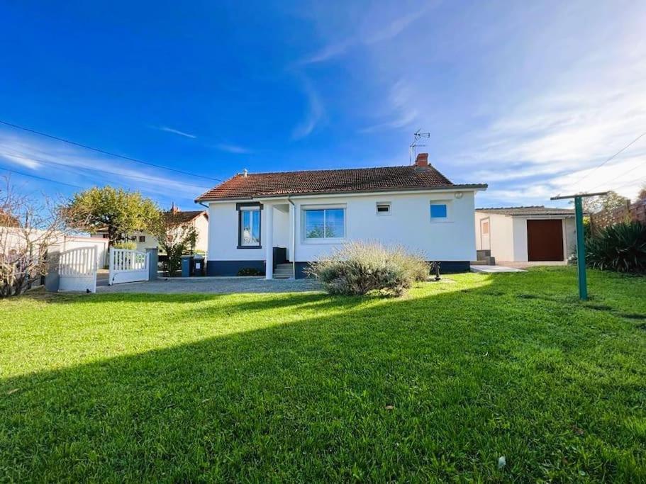 Jolie Maison, Jardin Et Parking Desertines  Esterno foto