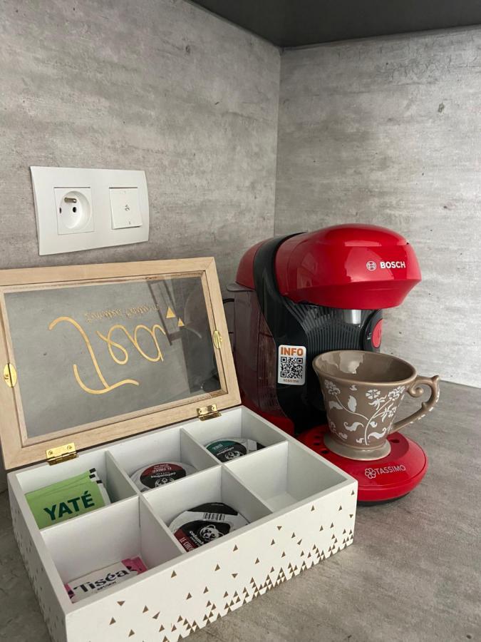 Jolie Maison, Jardin Et Parking Desertines  Esterno foto